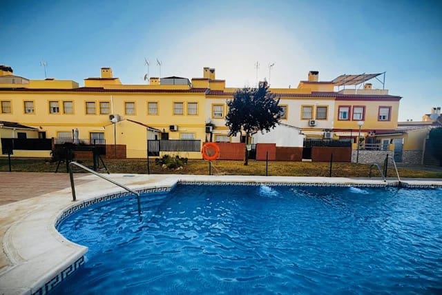 3 soveværelse Byhus til salg i Fuente de Piedra med swimmingpool - € 139.000 (Ref: 9215770)