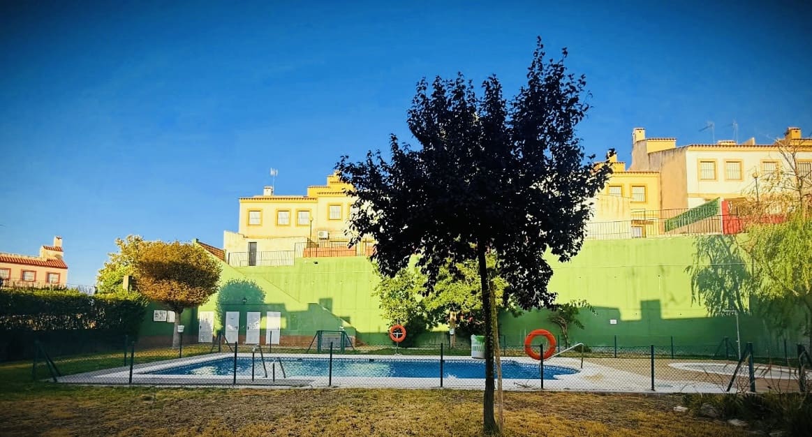 3 soveværelse Byhus til salg i Fuente de Piedra med swimmingpool - € 139.000 (Ref: 9215770)