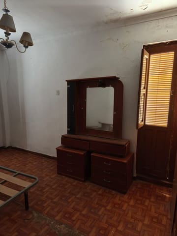 3 bedroom Townhouse for sale in Cuevas de San Marcos - € 48,000 (Ref: 9227992)