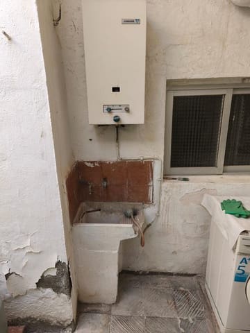 3 bedroom Townhouse for sale in Cuevas de San Marcos - € 48,000 (Ref: 9227992)