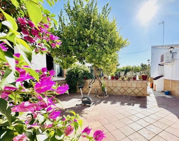 4 bedroom Villa for sale in Humilladero with garage - € 197,600 (Ref: 9227993)