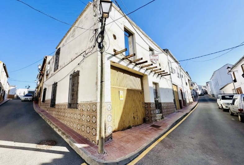 4 soveværelse Byhus til salg i Fuente de Piedra med garage - € 75.000 (Ref: 9255755)