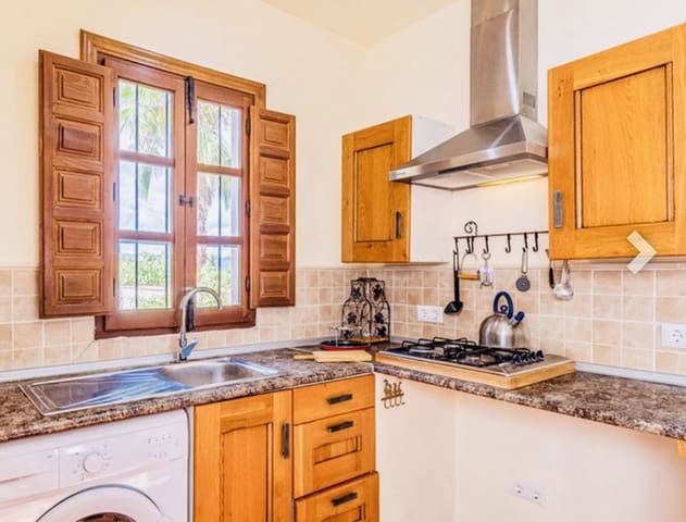 5 soveværelse Finca/Landehus til salg i Iznájar med swimmingpool garage - € 560.000 (Ref: 9283142)