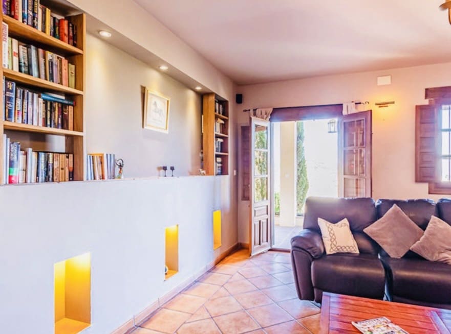 5 sovrum Finca/Hus på landet till salu i Iznajar med pool garage - 560 000 € (Ref: 9283142)