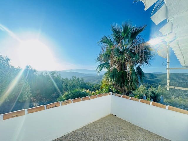 5 soveværelse Finca/Landehus til salg i Iznajar med swimmingpool garage - € 375.000 (Ref: 9314600)