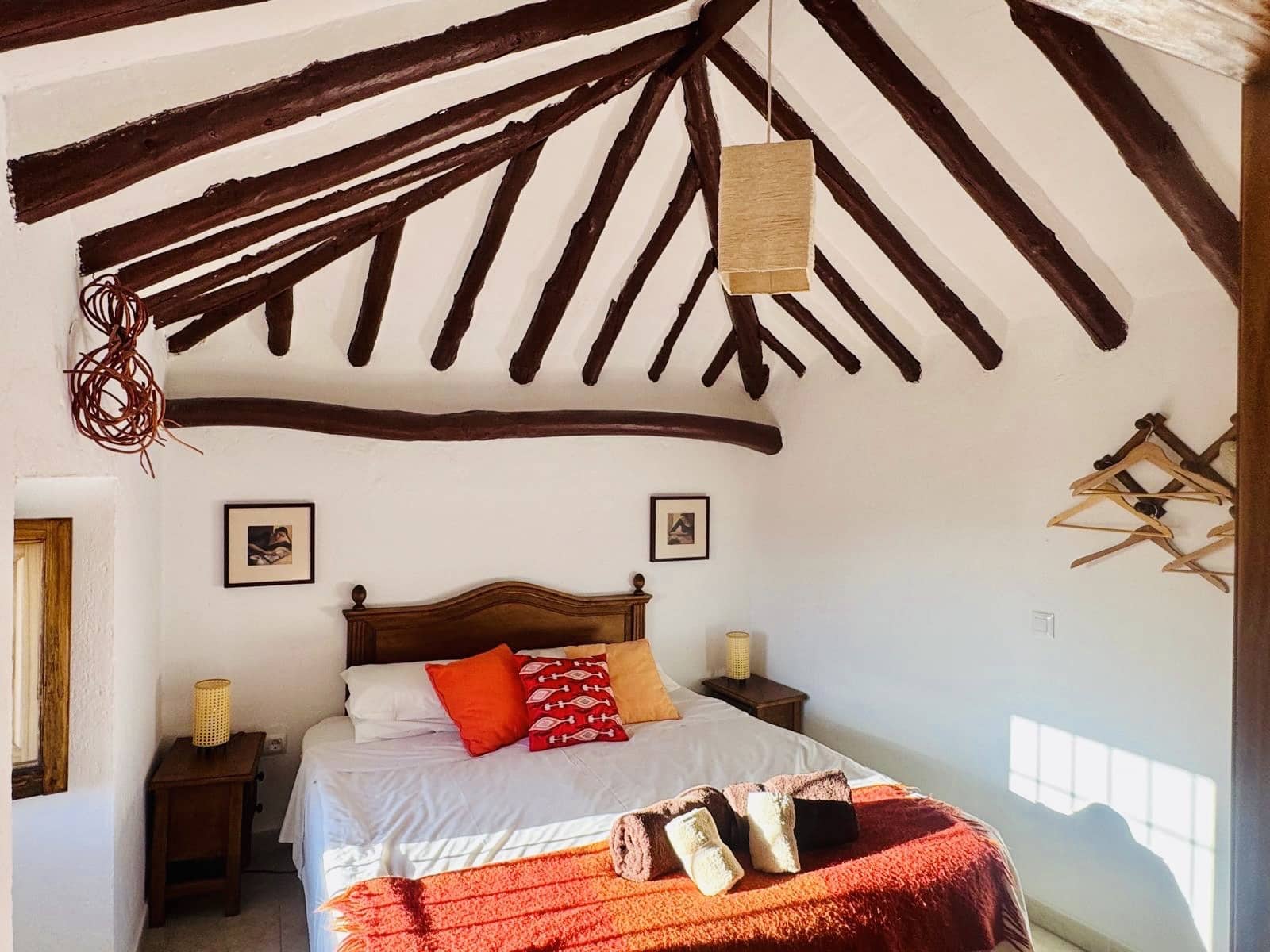 5 soveværelse Finca/Landehus til salg i Iznajar med swimmingpool garage - € 375.000 (Ref: 9314600)