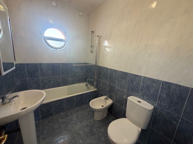 3 bedroom Townhouse for sale in Fuente de Piedra - € 158,500 (Ref: 9325185)