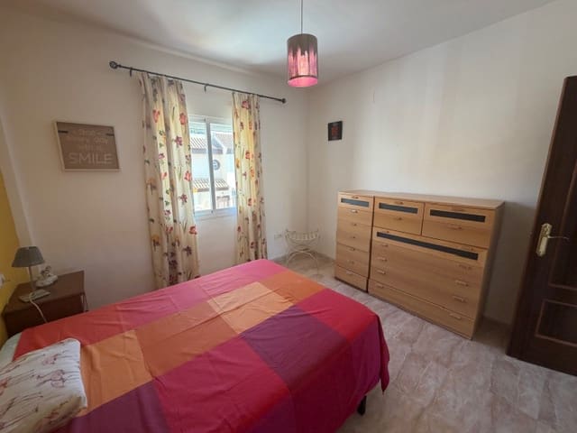 3 bedroom Townhouse for sale in Fuente de Piedra - € 158,500 (Ref: 9325185)