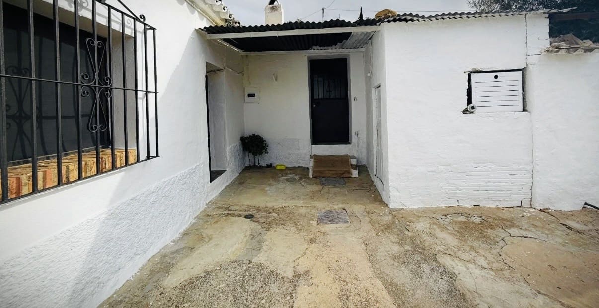 2 slaapkamer Finca/Landhuis te koop in Antequera met garage - € 129.500 (Ref: 9335556)