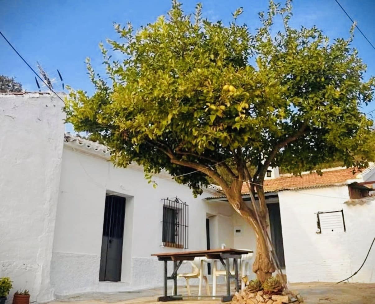 2 slaapkamer Finca/Landhuis te koop in Antequera met garage - € 129.500 (Ref: 9335556)