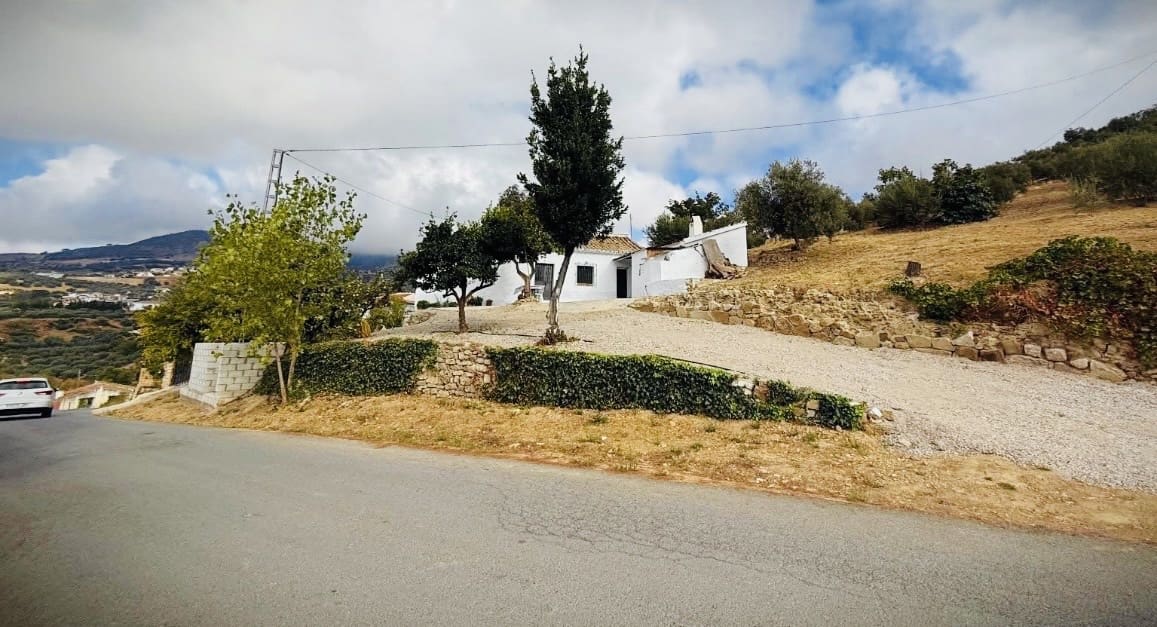 2 slaapkamer Finca/Landhuis te koop in Antequera met garage - € 129.500 (Ref: 9335556)