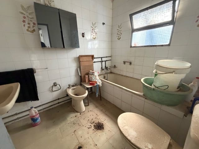 4 soveværelse Byhus til salg i Fuente de Piedra - € 59.500 (Ref: 9338577)