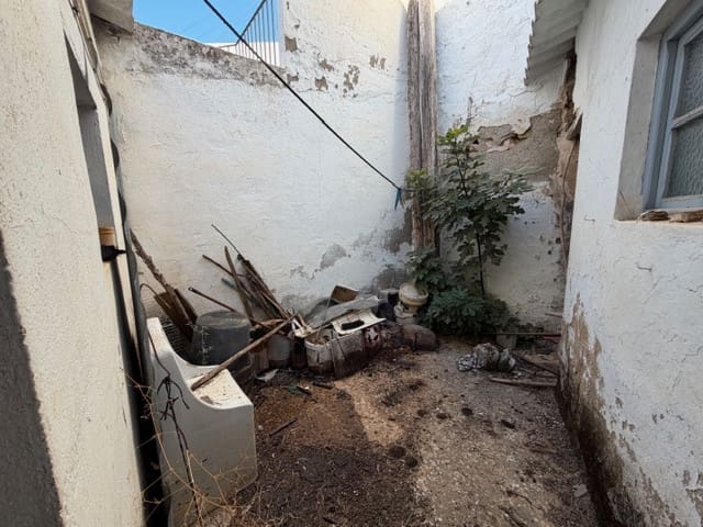 4 soveværelse Byhus til salg i Fuente de Piedra - € 59.500 (Ref: 9338577)