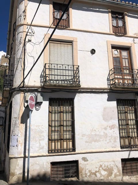 5 soverom Hus til salgs i Iznajar - € 90 000 (Ref: 9345680)