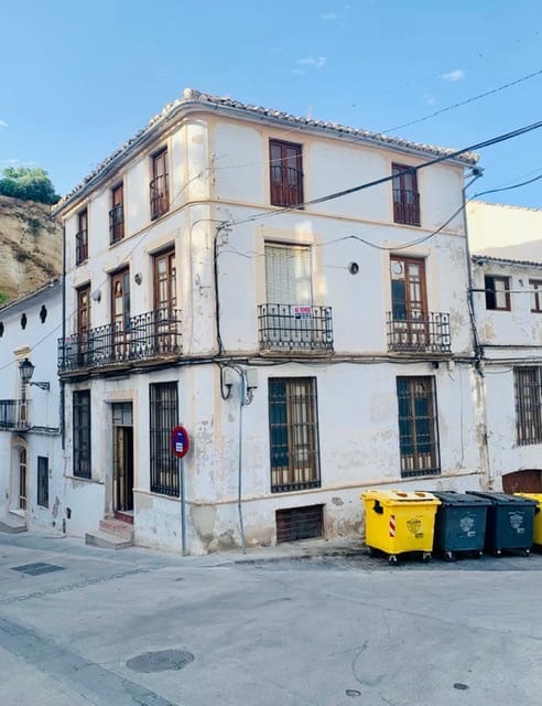 5 soverom Hus til salgs i Iznajar - € 90 000 (Ref: 9345680)