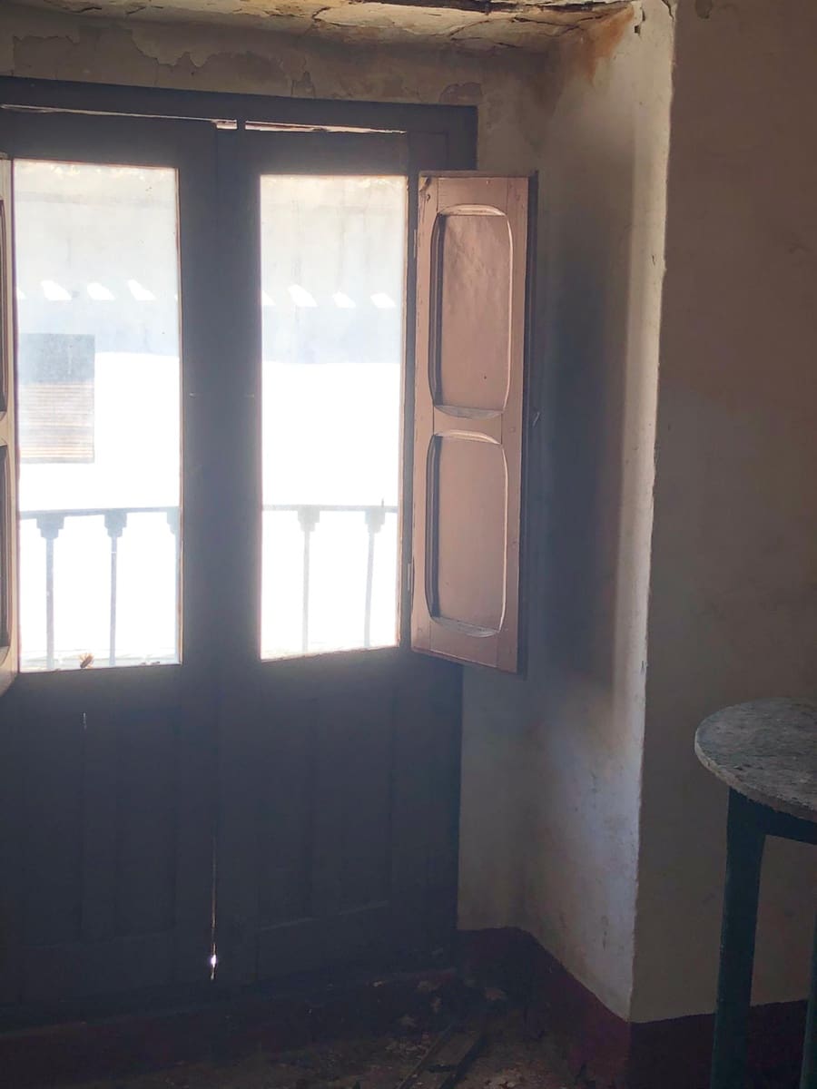 5 soverom Hus til salgs i Iznajar - € 90 000 (Ref: 9345680)