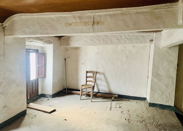 5 soverom Hus til salgs i Iznájar - € 90 000 (Ref: 9345680)