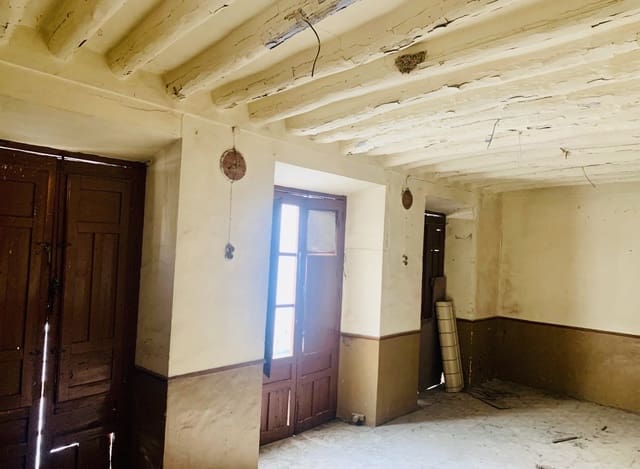 5 soverom Hus til salgs i Iznájar - € 90 000 (Ref: 9345680)