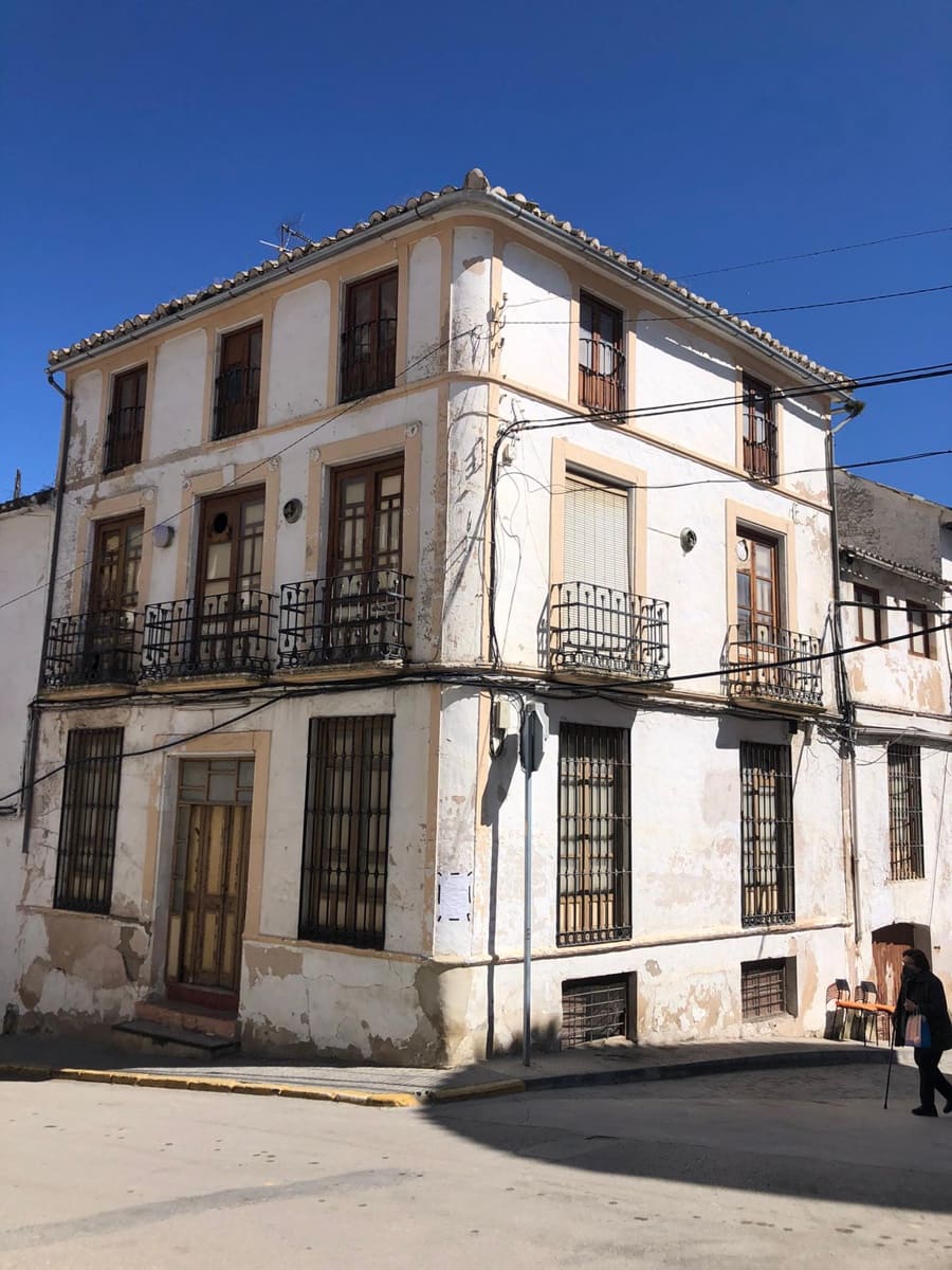 5 soverom Hus til salgs i Iznajar - € 90 000 (Ref: 9345680)