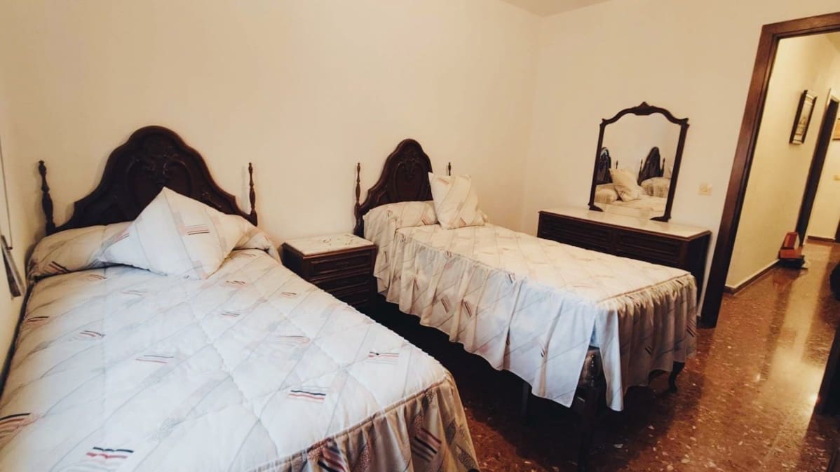 Apartamento de 4 habitaciones en Málaga ciudad en venta con garaje - 350.000 € (Ref: 9349949)