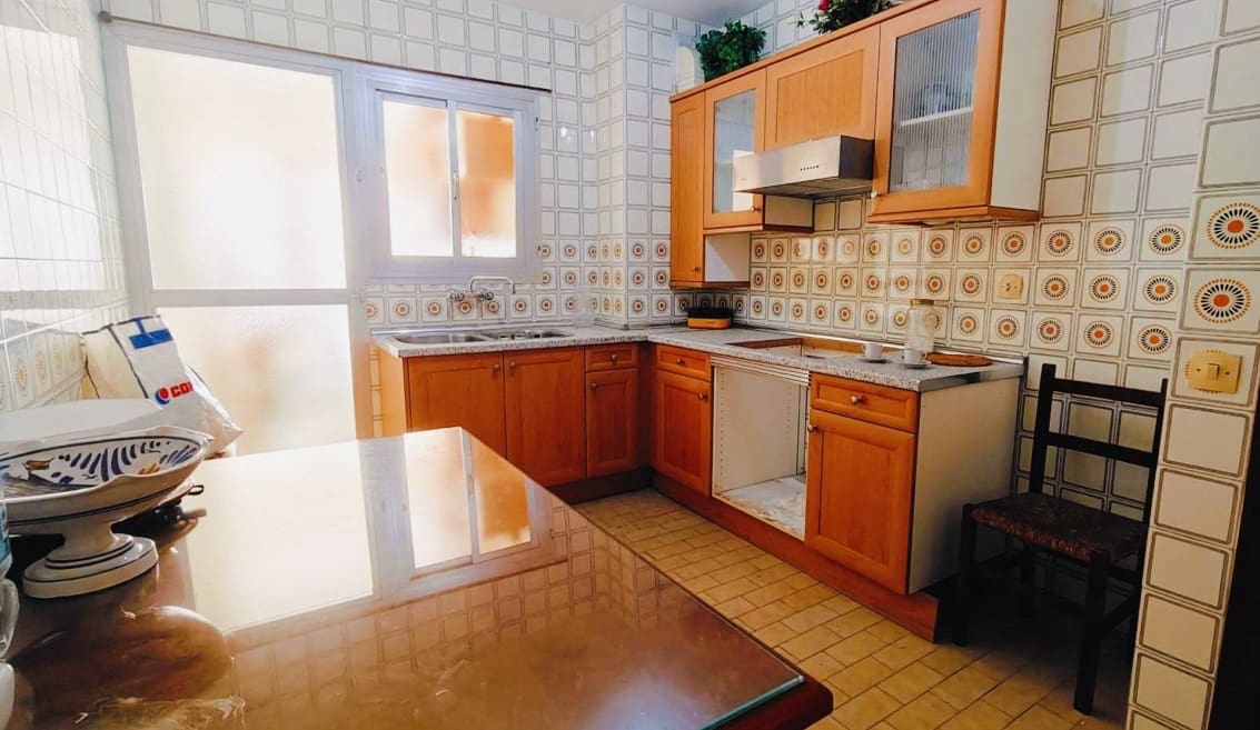 Apartamento de 4 habitaciones en Málaga ciudad en venta con garaje - 350.000 € (Ref: 9349949)