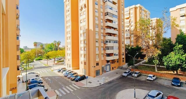 Apartamento de 4 habitaciones en Málaga ciudad en venta con garaje - 350.000 € (Ref: 9349949)