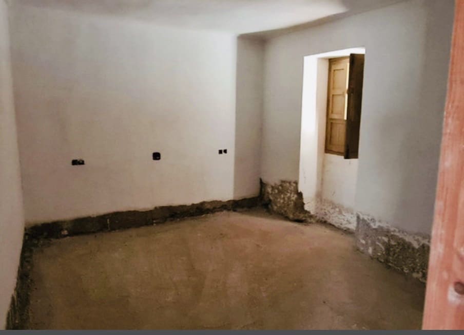 5 sovrum Hus till salu i Teba - 69 950 € (Ref: 9356462)