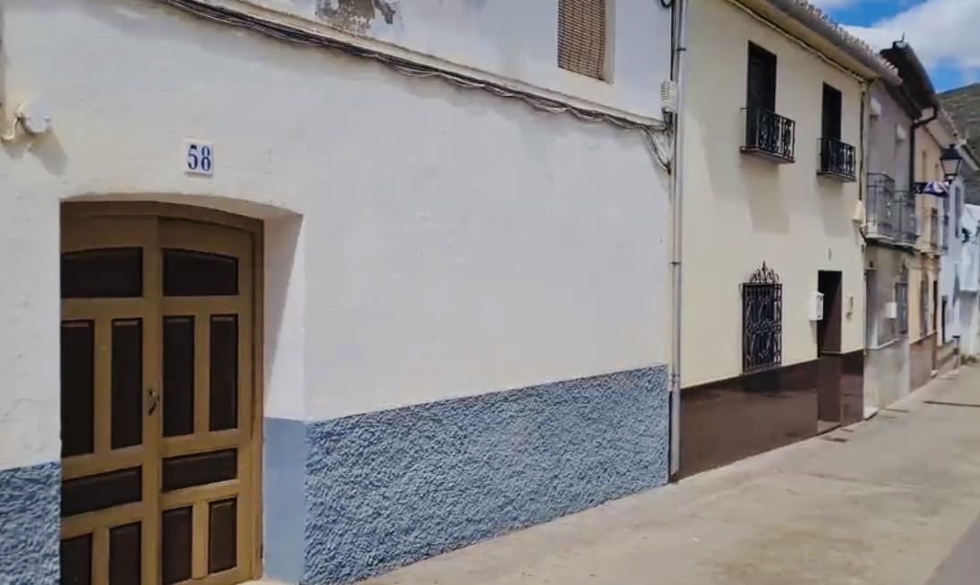 5 sovrum Hus till salu i Teba - 69 950 € (Ref: 9356462)