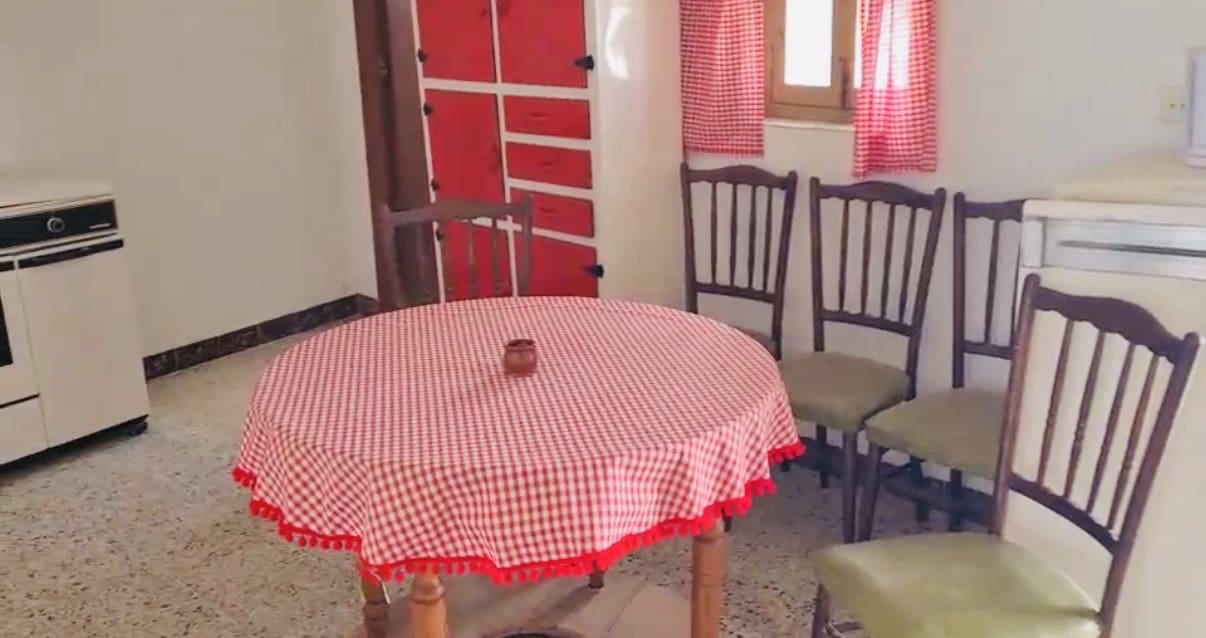 5 sovrum Hus till salu i Teba - 69 950 € (Ref: 9356462)