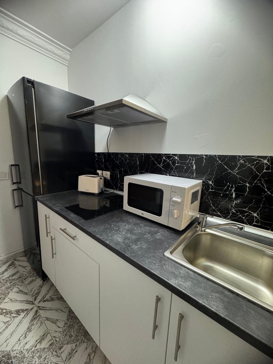 4 bedroom Commercial for sale in Malaga city - € 725,000 (Ref: 9378132)