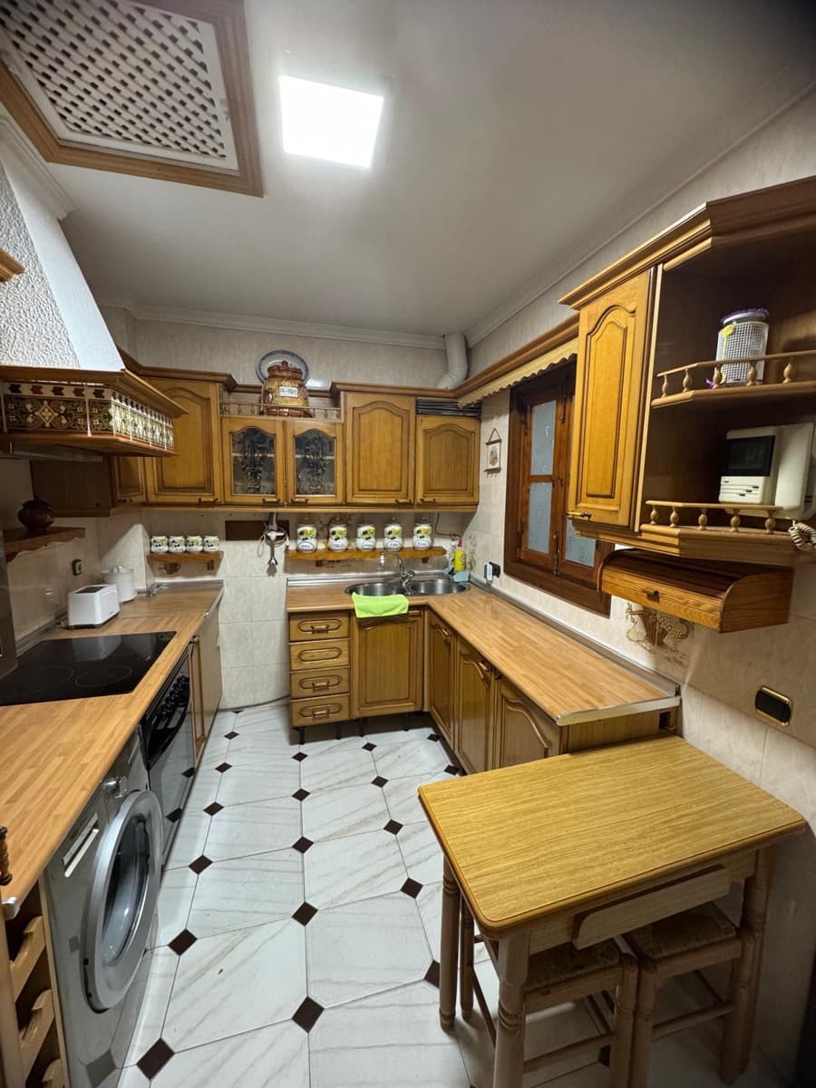 4 bedroom Commercial for sale in Malaga city - € 725,000 (Ref: 9378132)