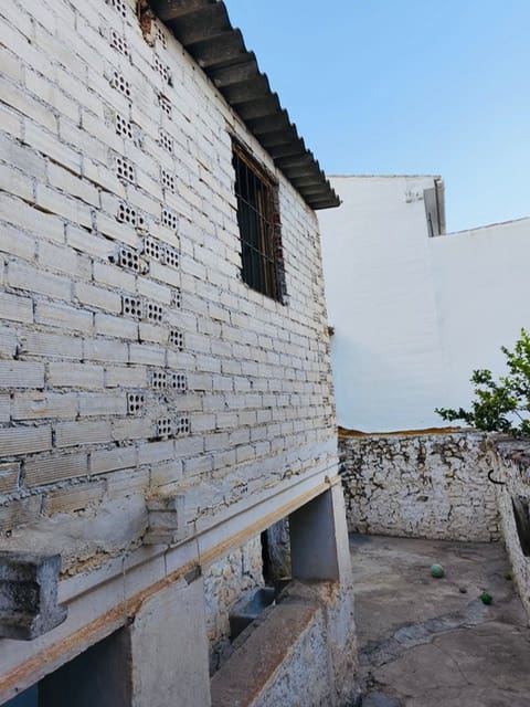 Huis te koop in Villanueva de Tapia - € 25.000 (Ref: 9384806)