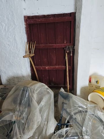 Huis te koop in Villanueva de Tapia - € 25.000 (Ref: 9384806)