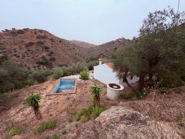 3 sypialnia Finka/Dom wiejski na sprzedaż w Colmenar z basenem - 165 000 € (Ref: 9388165)