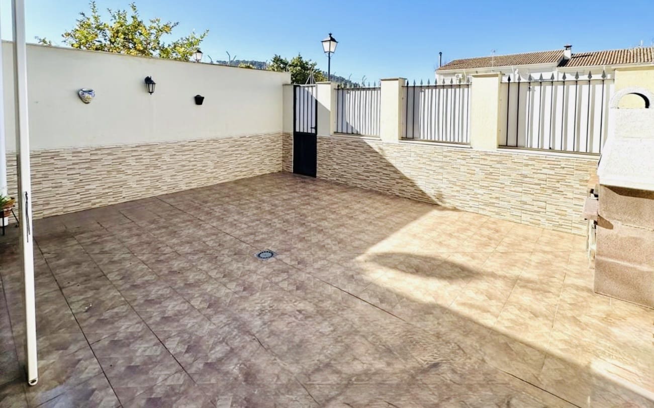 3 camera da letto Villa in vendita in Humilladero con piscina garage - 199.000 € (Rif: 9396796)