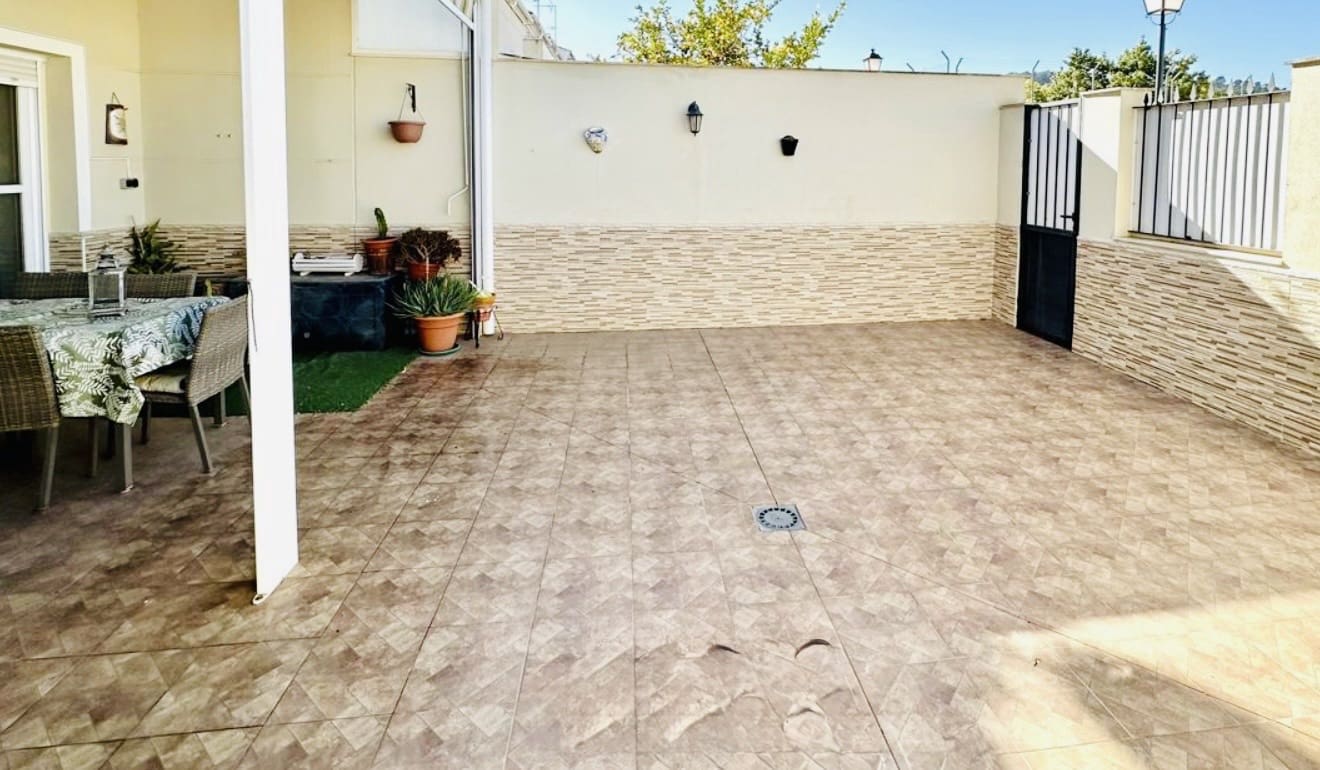 3 camera da letto Villa in vendita in Humilladero con piscina garage - 199.000 € (Rif: 9396796)