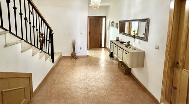 3 soveværelse Villa til salg i Humilladero med swimmingpool garage - € 199.000 (Ref: 9396796)