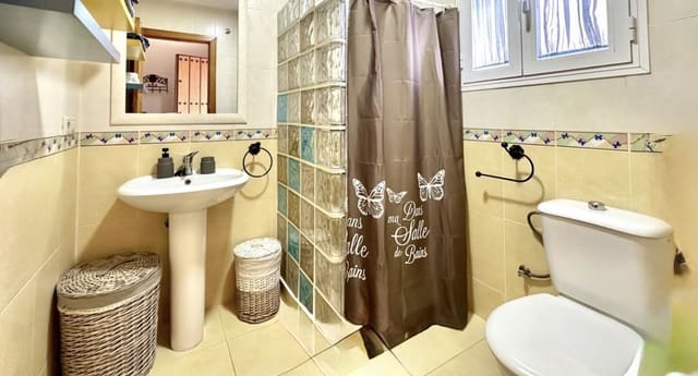 3 soveværelse Villa til salg i Humilladero med swimmingpool garage - € 199.000 (Ref: 9396796)