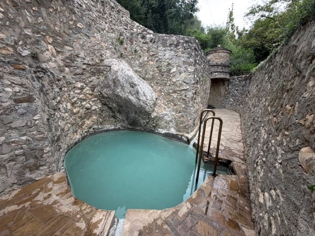 3 bedroom Finca/Country House for sale in Periana - € 109,000 (Ref: 9409836)