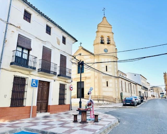 4 bedroom Townhouse for sale in Fuente de Piedra - € 170,000 (Ref: 9428941)