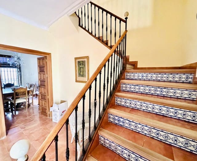4 bedroom Townhouse for sale in Fuente de Piedra - € 170,000 (Ref: 9428941)