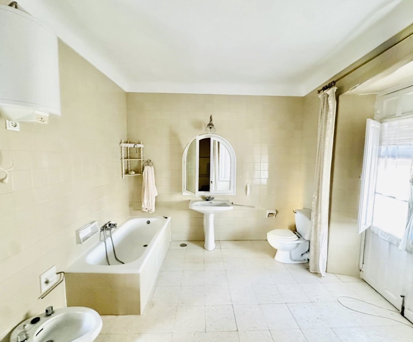 4 bedroom Townhouse for sale in Fuente de Piedra - € 170,000 (Ref: 9428941)