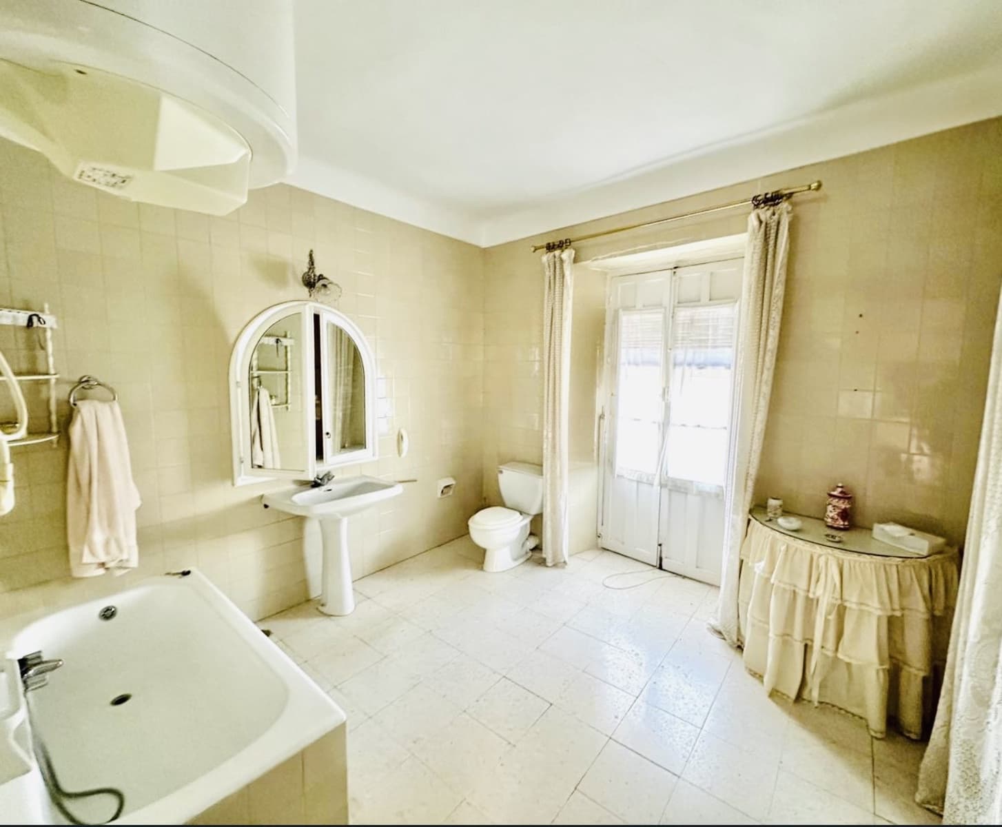 4 bedroom Townhouse for sale in Fuente de Piedra - € 170,000 (Ref: 9428941)