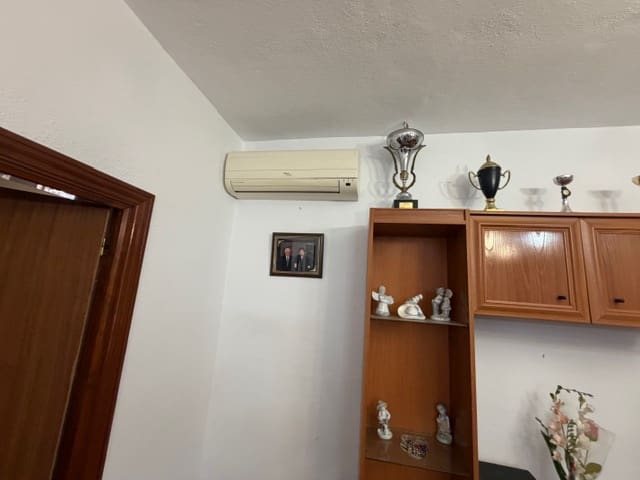 Chalet de 2 habitaciones en Villanueva del Rosario en venta con garaje - 365.000 € (Ref: 9442809)