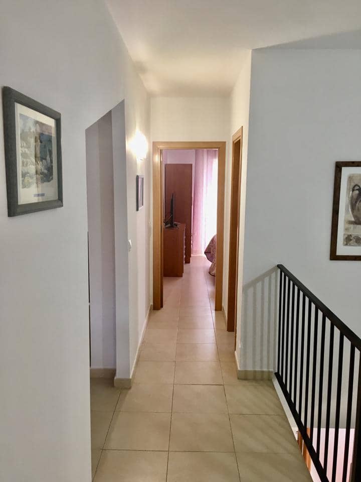 3 Zimmer Villa zu verkaufen in Fuente de Piedra mit Pool Garage - 148.000 € (Ref: 9465877)