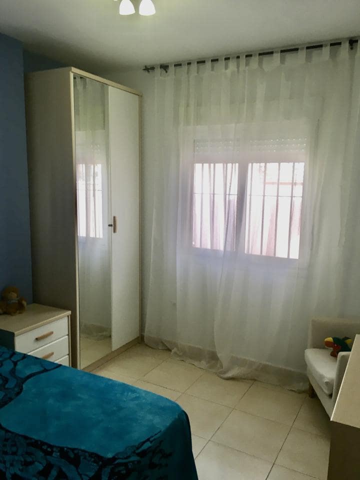 3 Zimmer Villa zu verkaufen in Fuente de Piedra mit Pool Garage - 148.000 € (Ref: 9465877)