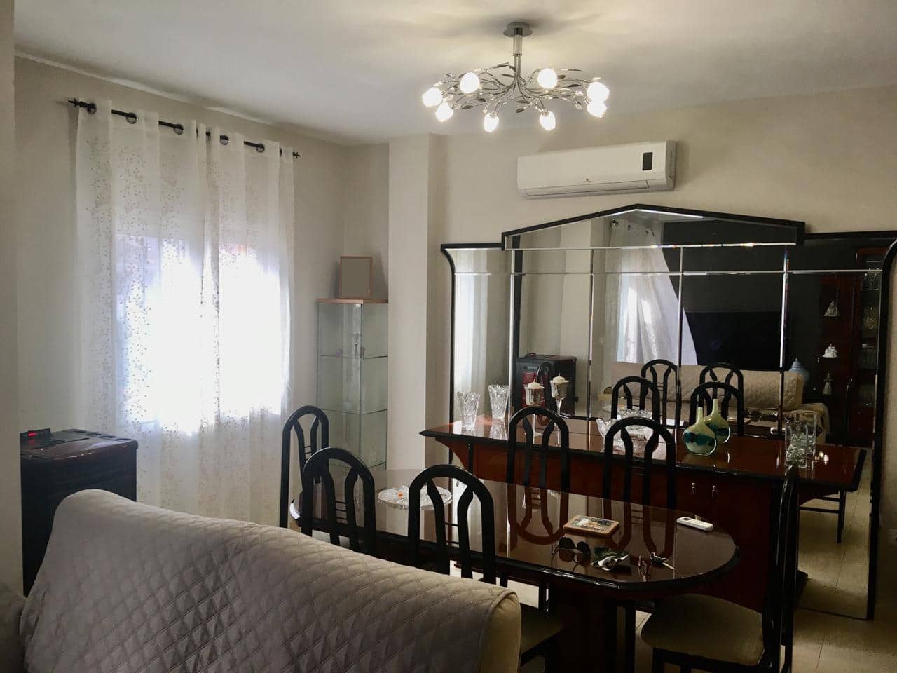 3 Zimmer Villa zu verkaufen in Fuente de Piedra mit Pool Garage - 148.000 € (Ref: 9465877)