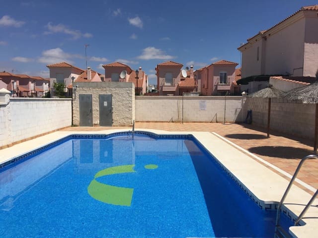 3 Zimmer Villa zu verkaufen in Fuente de Piedra mit Pool Garage - 148.000 € (Ref: 9465877)