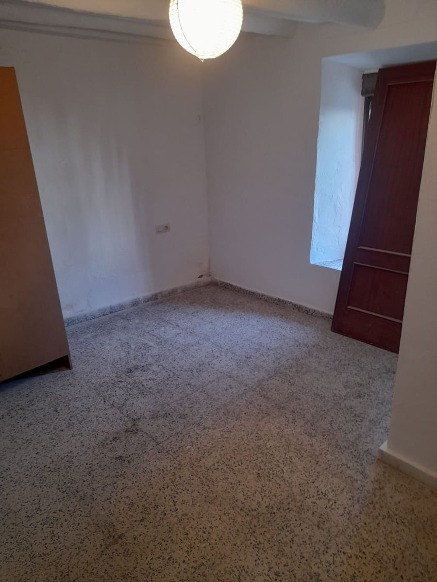 Casa de 3 habitaciones en Colmenar en venta - 126.000 € (Ref: 9467836)