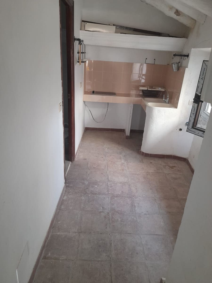 Casa de 3 habitaciones en Colmenar en venta - 126.000 € (Ref: 9467836)